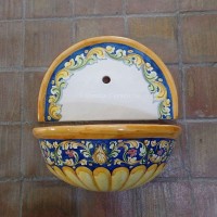 Fontana in ceramica di Caltagirone